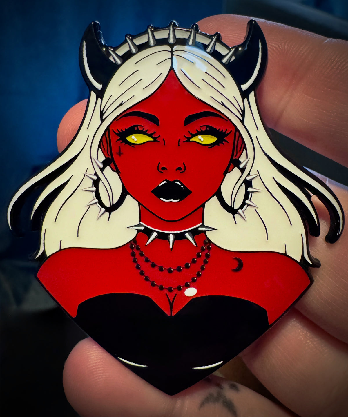 Do not buy unless you’re a Lux Full Set Holder